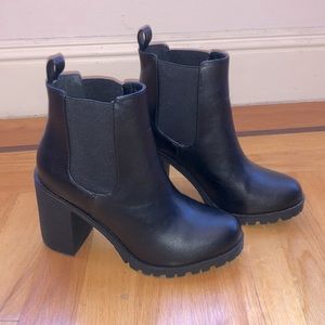 Ankle boot with Lug sole and Chunky Heel